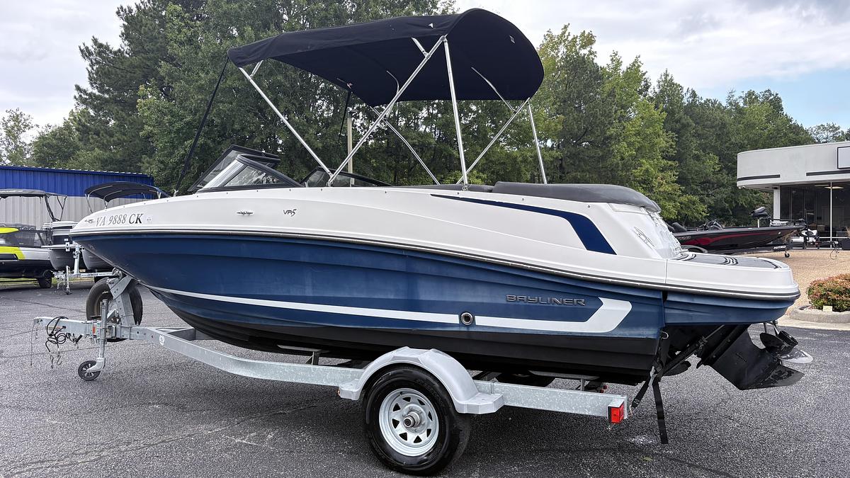 Used 2020 Bayliner VR5 Bowrider