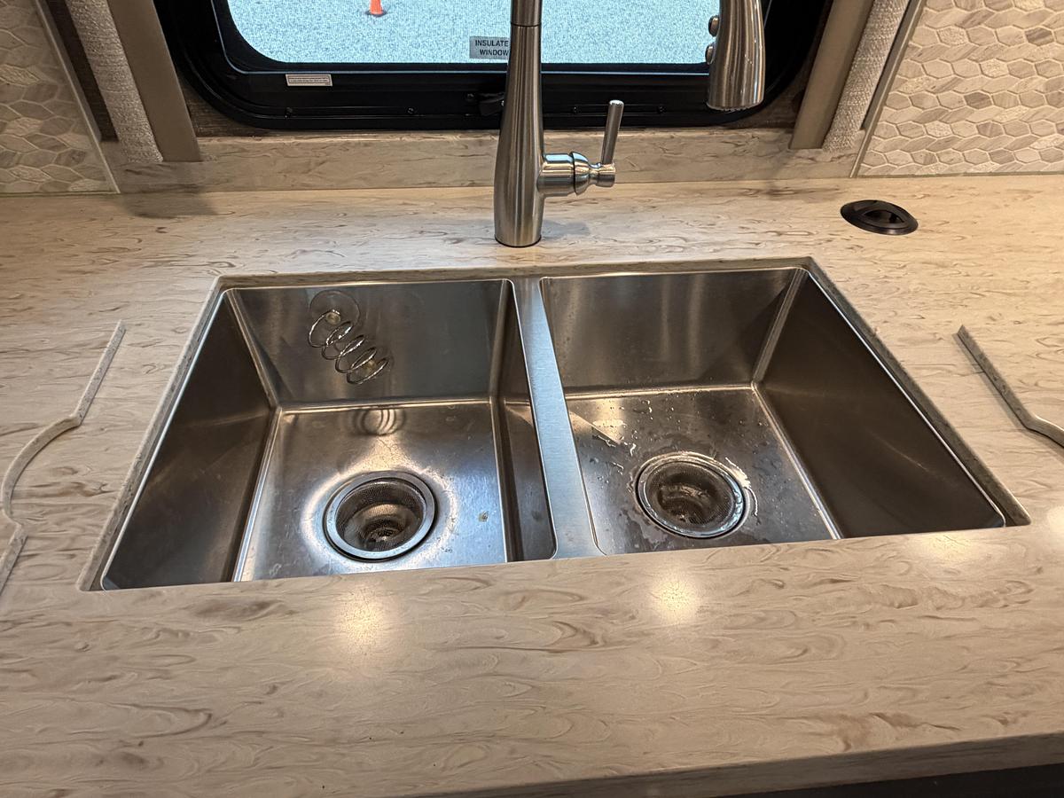 Used 2021 Thor Venetian
