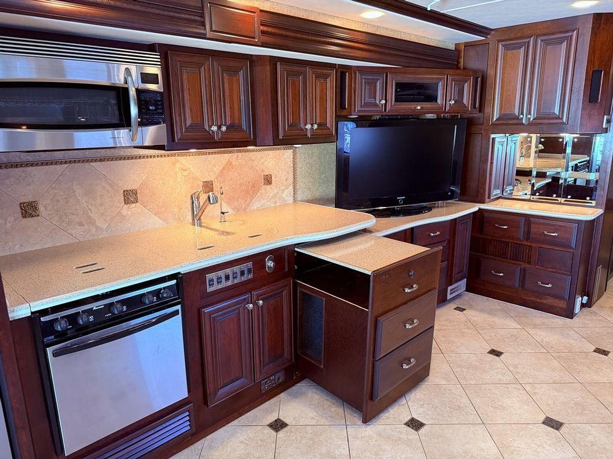 Used 2008 Fleetwood Revolution 42K
