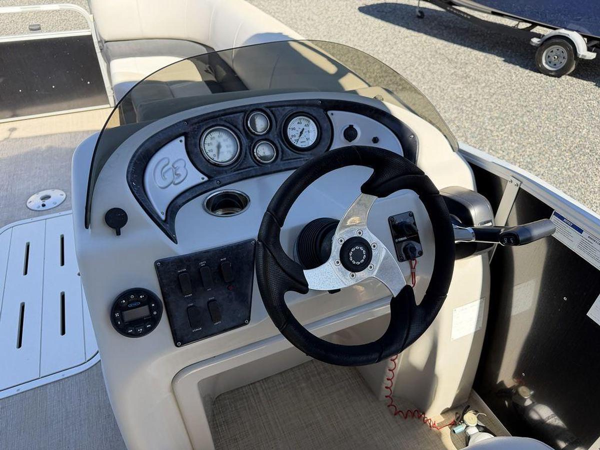 Used 2020 SunCatcher V324 SL