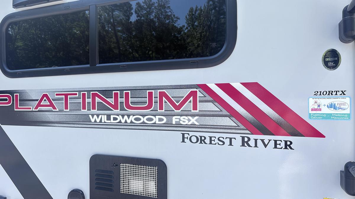Used 2021 Forest River Wildwood FSX Platimun M-210RTX