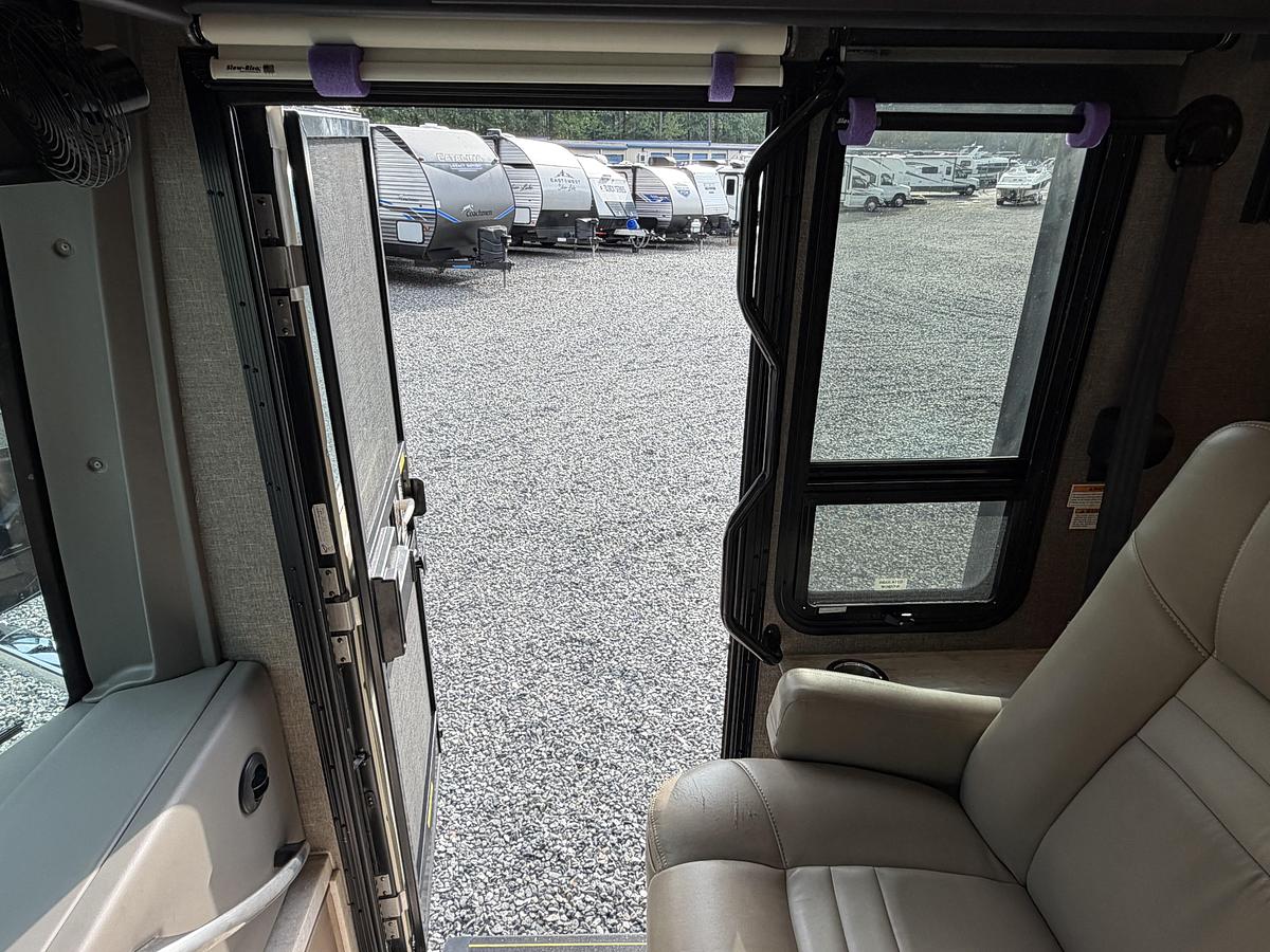 Used 2021 Thor Venetian