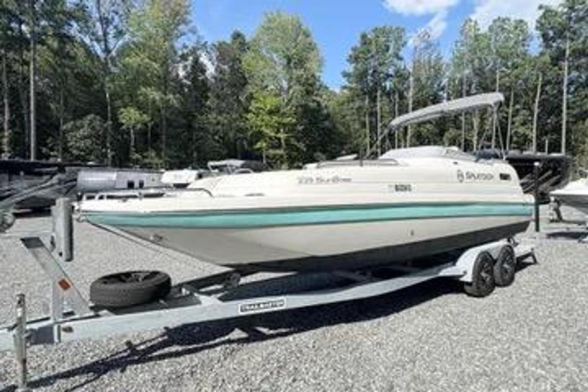 Used 2022 Splendor Boats 239 Sunstar