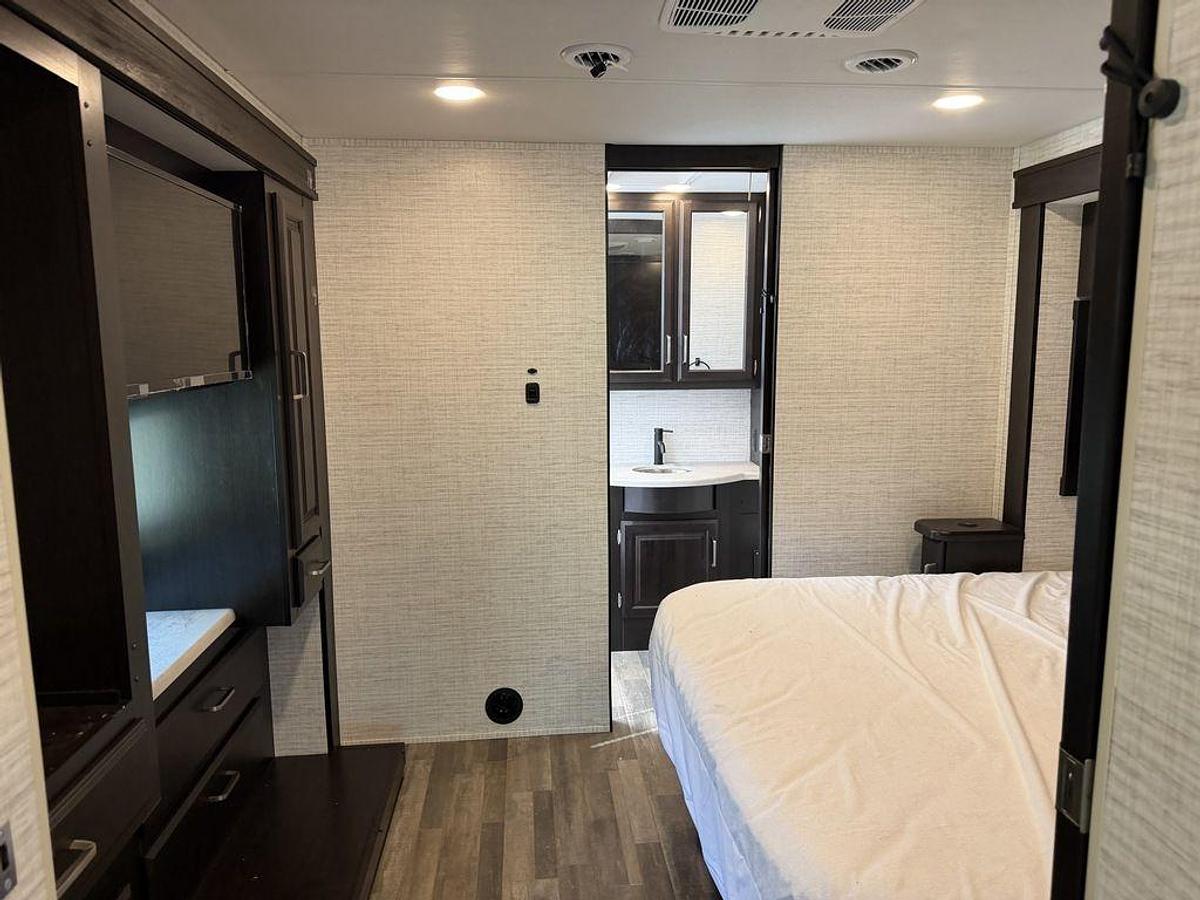 Used 2024 Jayco Precept 36A