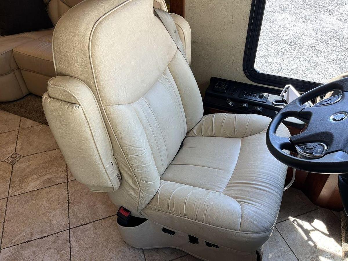 Used 2012 American Coach Revolution 42W