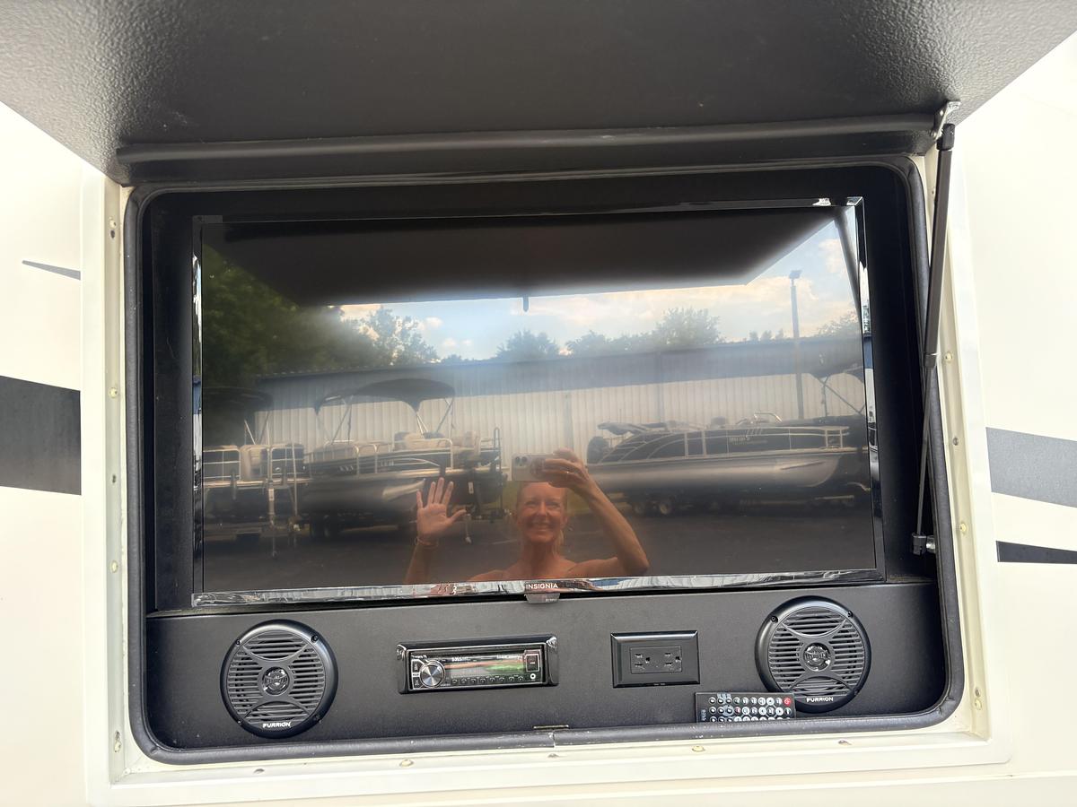 Used 2023 Entegra Vision XL  36C