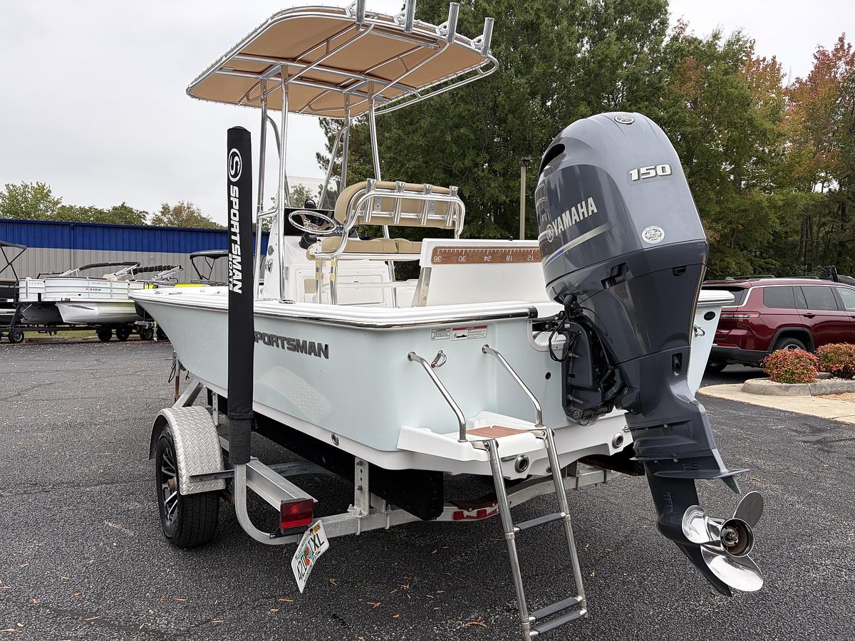 Used 2016 Sportsman Masters 207 Bay Boat