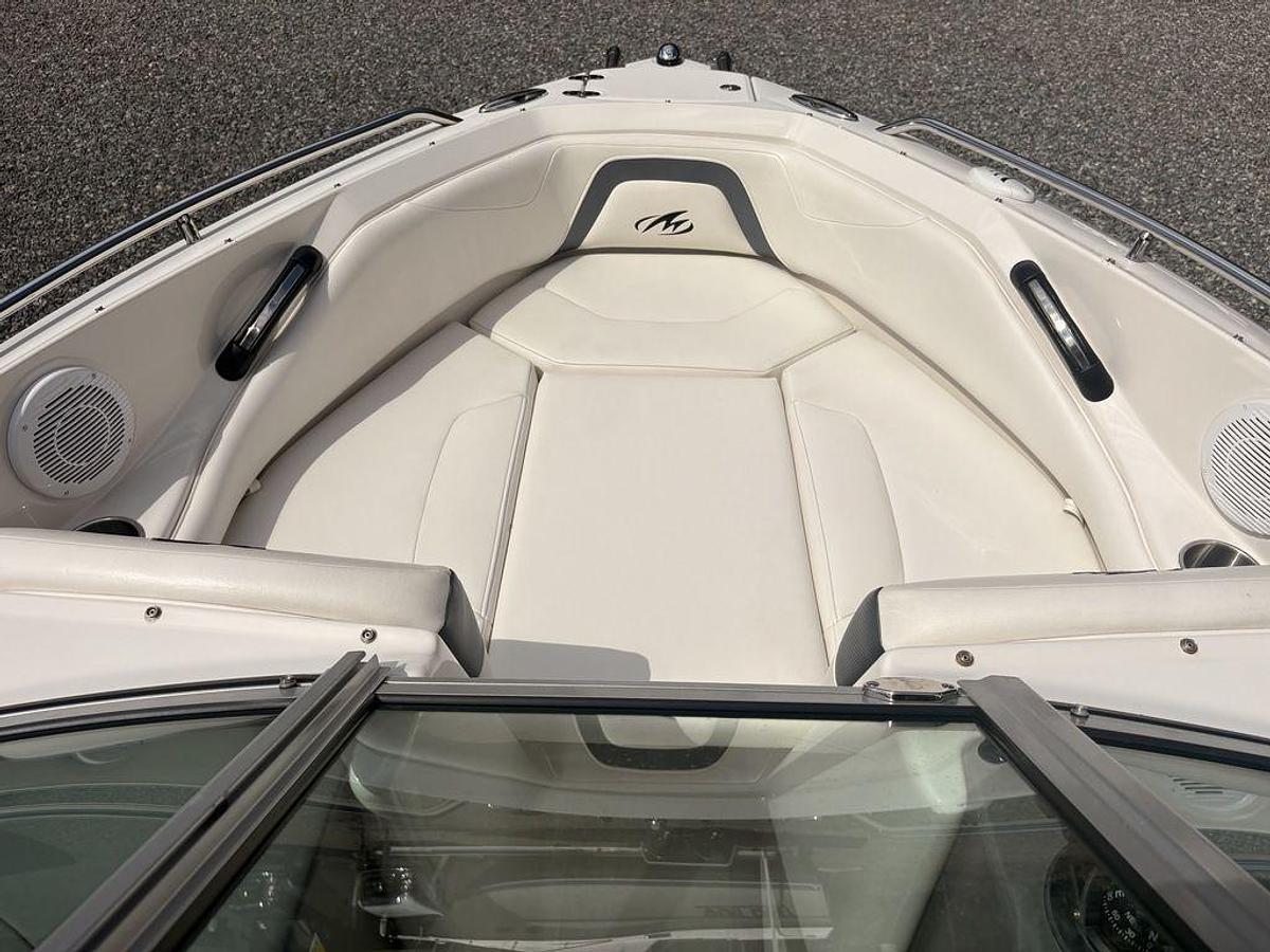 Used 2011 Monterey 204 FS