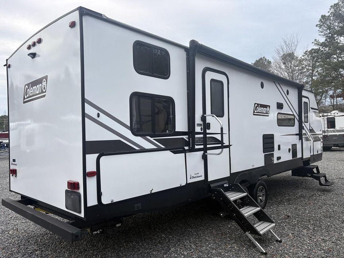Used 2022 Dutchmen Coleman Light 2835BH
