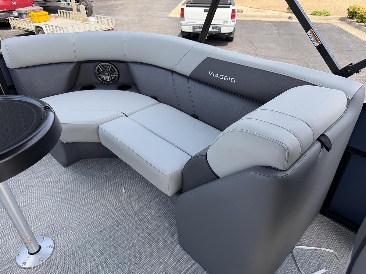 2027 Viaggio Lago V-22U