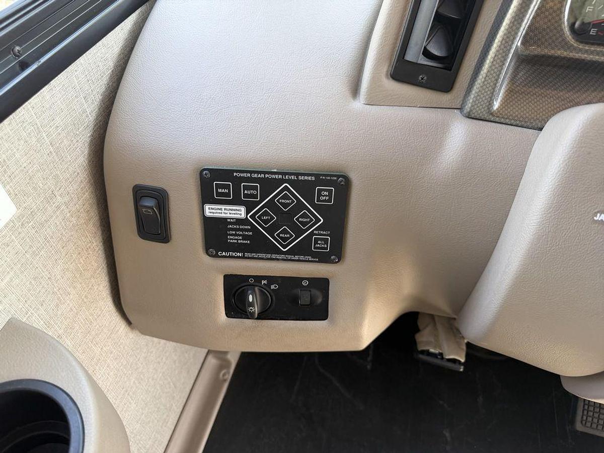Used 2018 Winnebago Vista 27PE