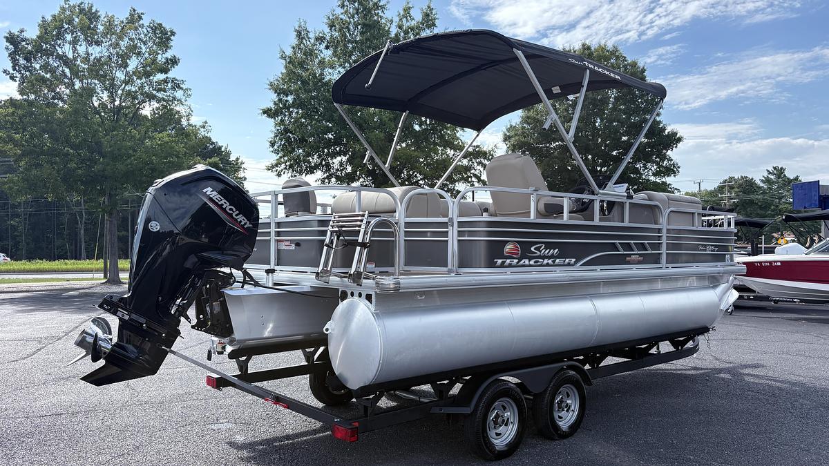 Used 2023 Suntracker Fishing Barge 20DL