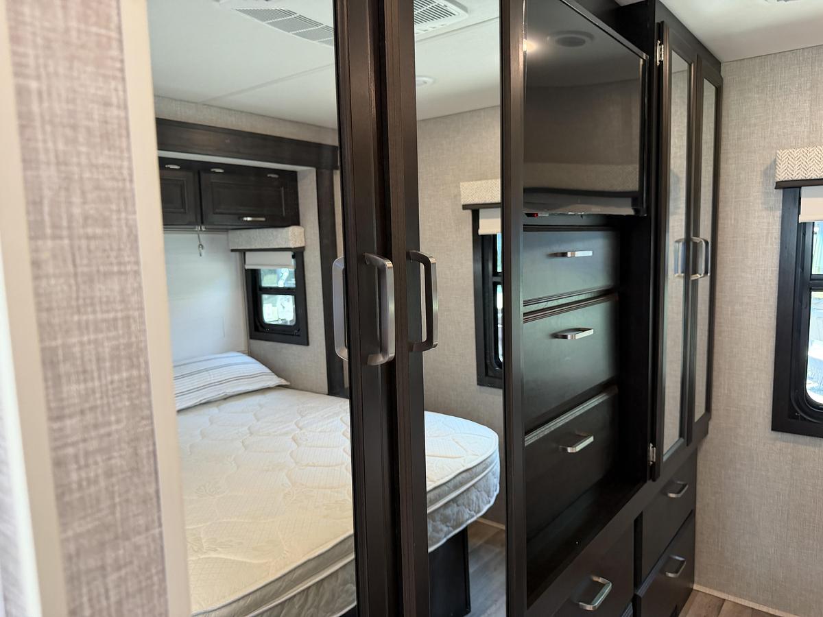 Used 2023 Jayco precept 31UL