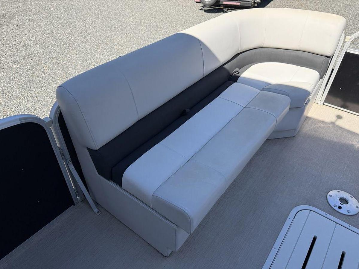 Used 2020 SunCatcher V324 SL