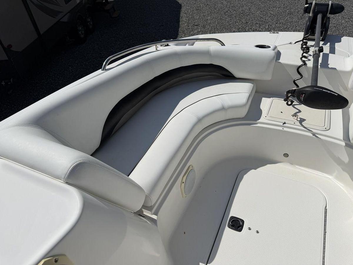 Used 2012 Hurricane Sundeck 188