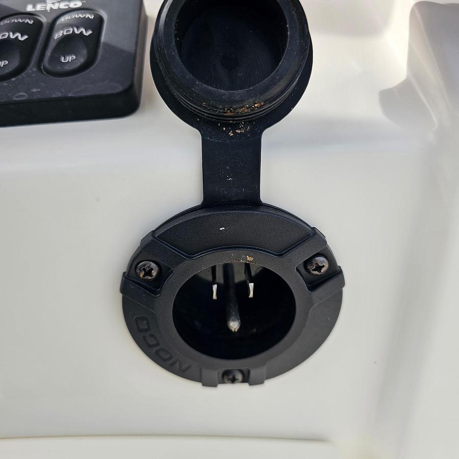 Used 2022 Mako Marine 214 CC