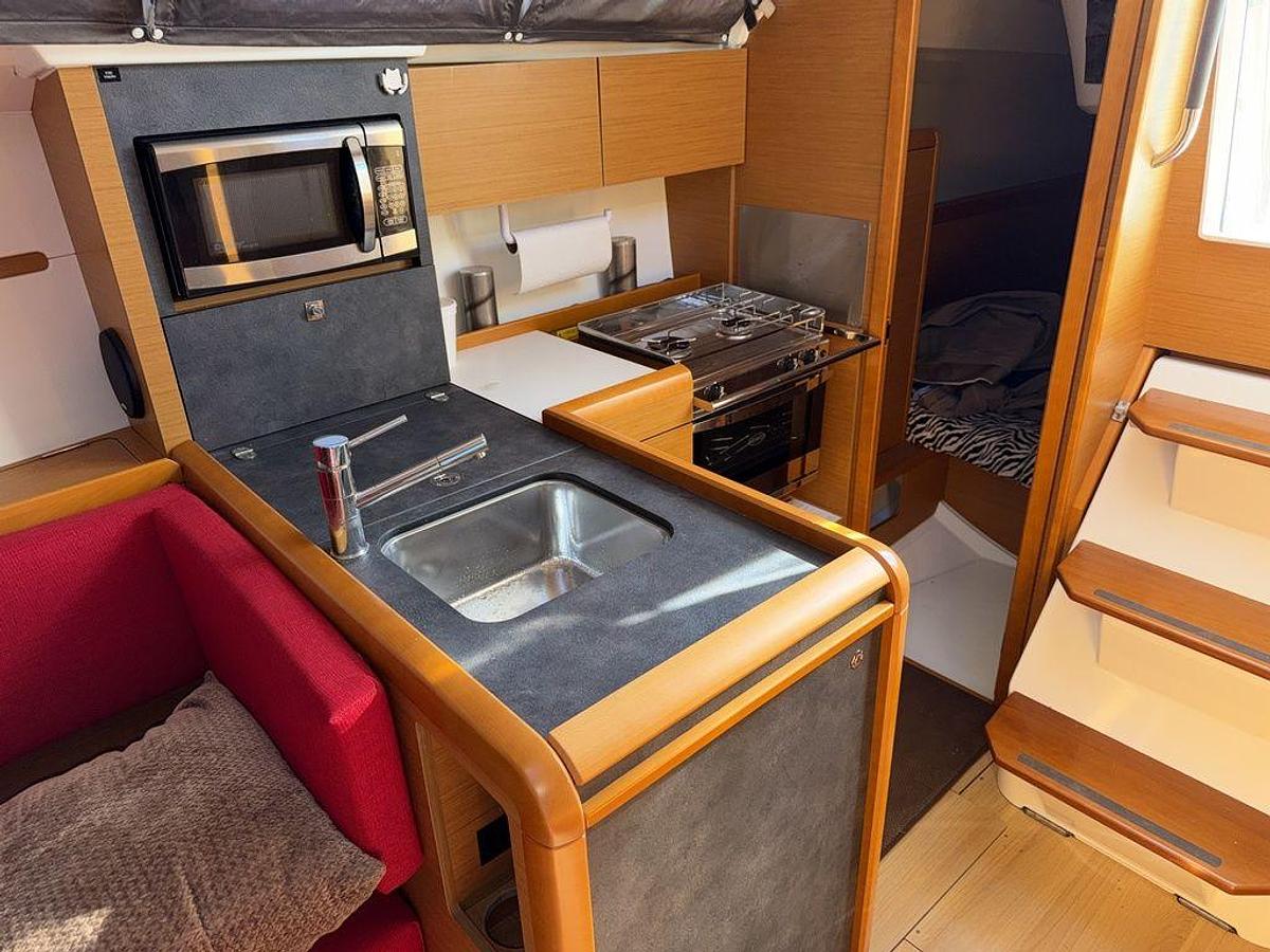 Used 2015 Jeanneau Sun Odyssey 349