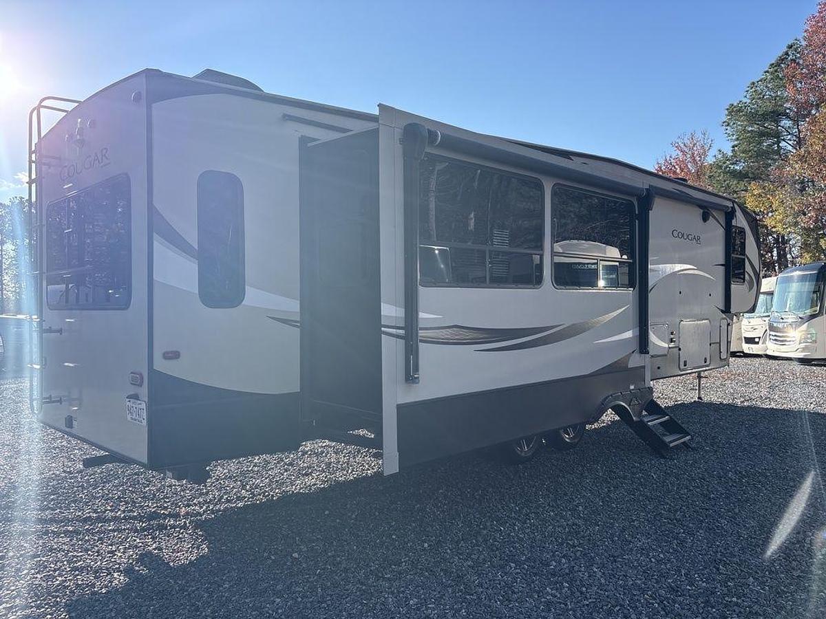 Used 2019 Keystone Cougar 361RLW