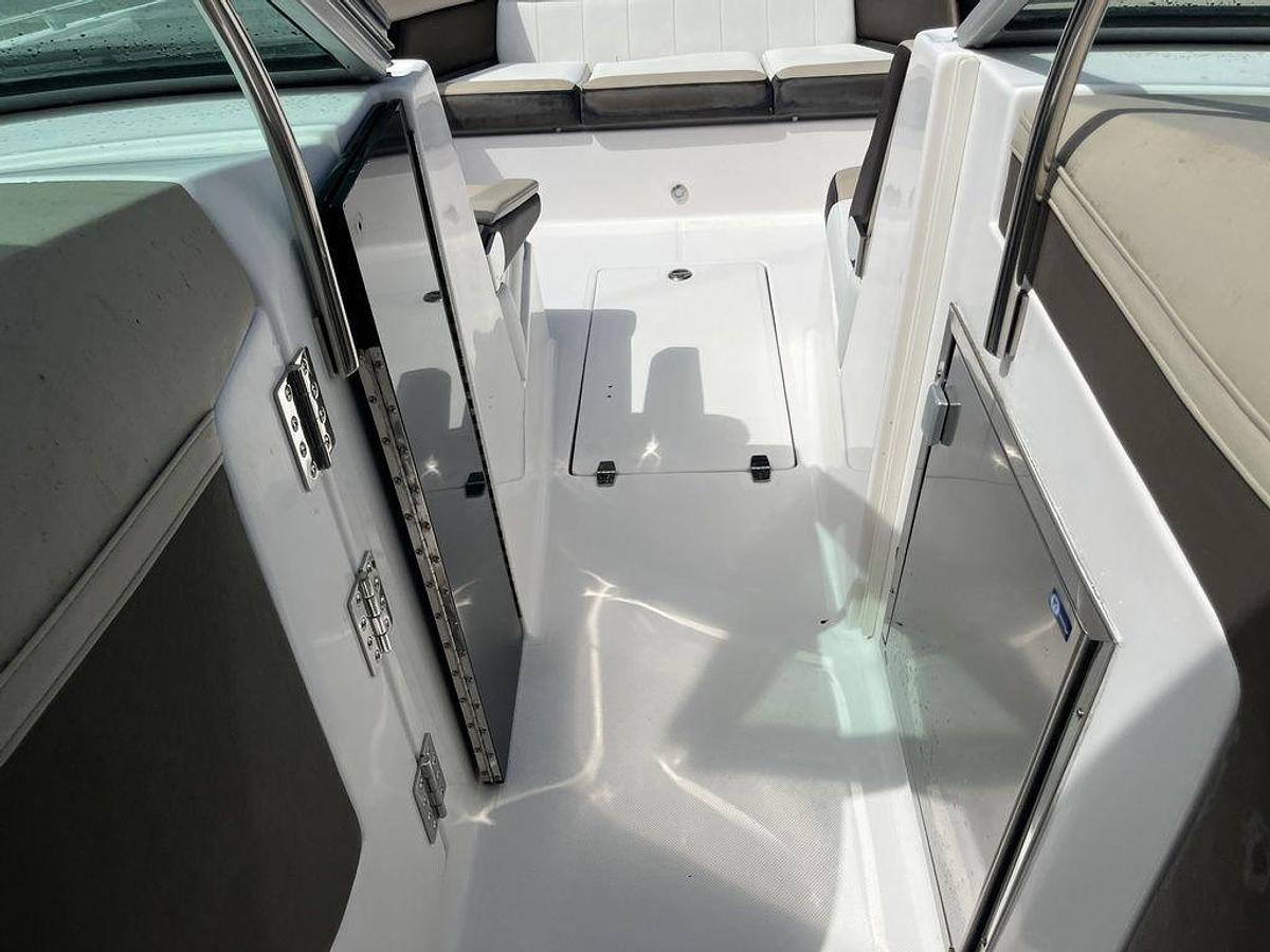 Used 2014 Regal 3200