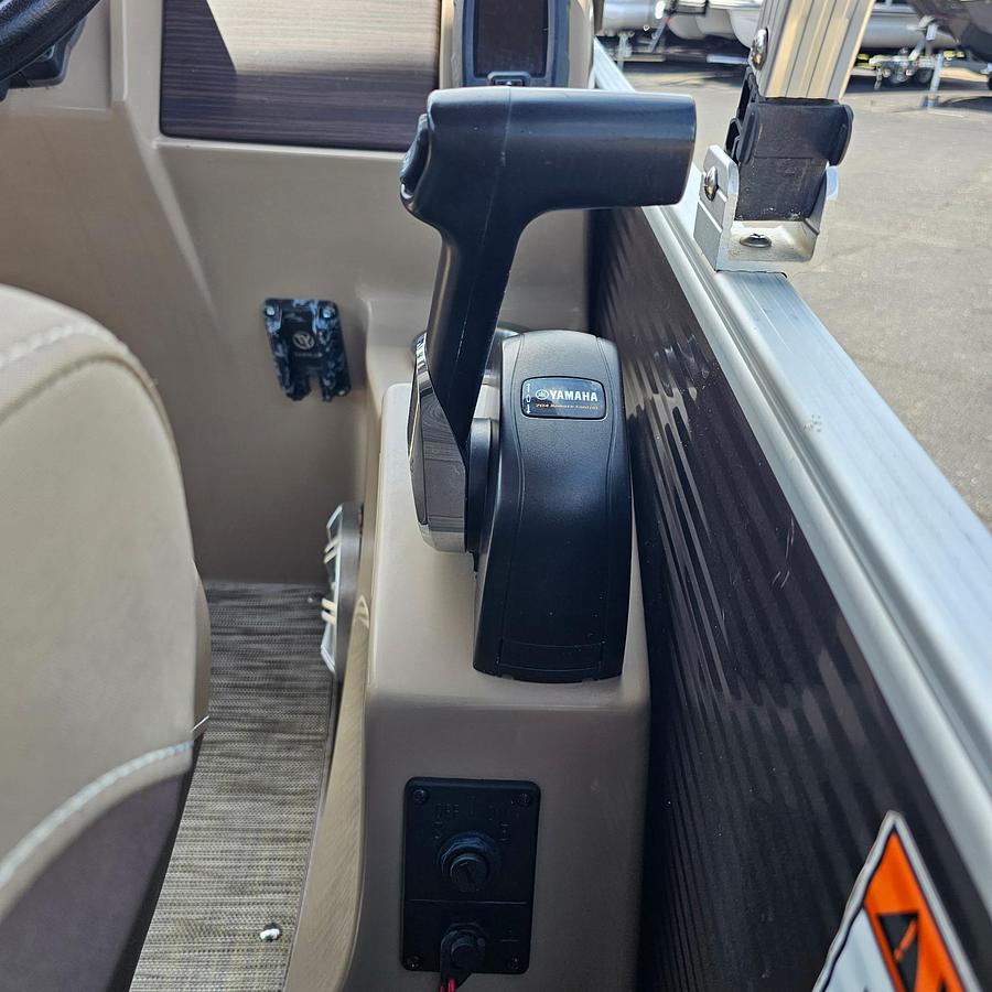 Used 2020 Bennington 22 SXP