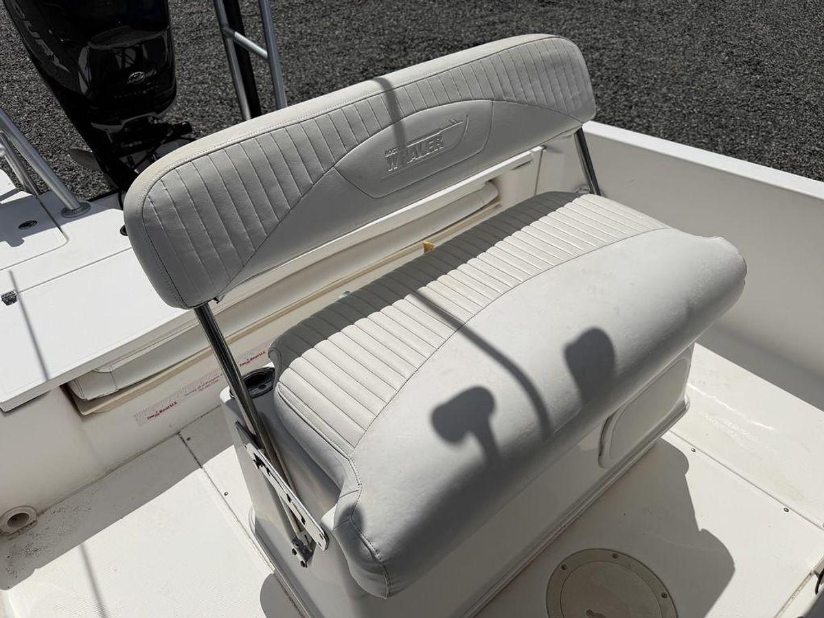 Used 2009 Boston Whaler 230 Dauntless