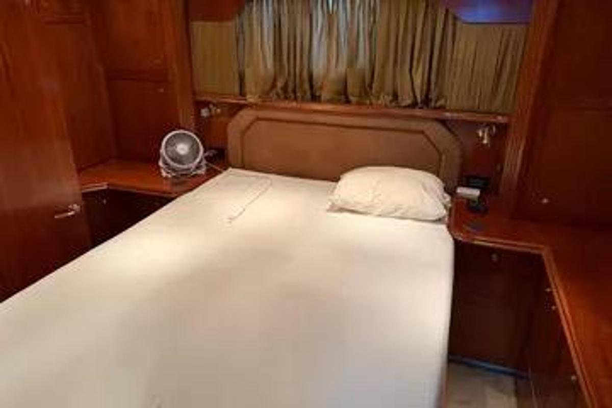 Used 2003 Cruisers Yachts  405 Express Motoryacht