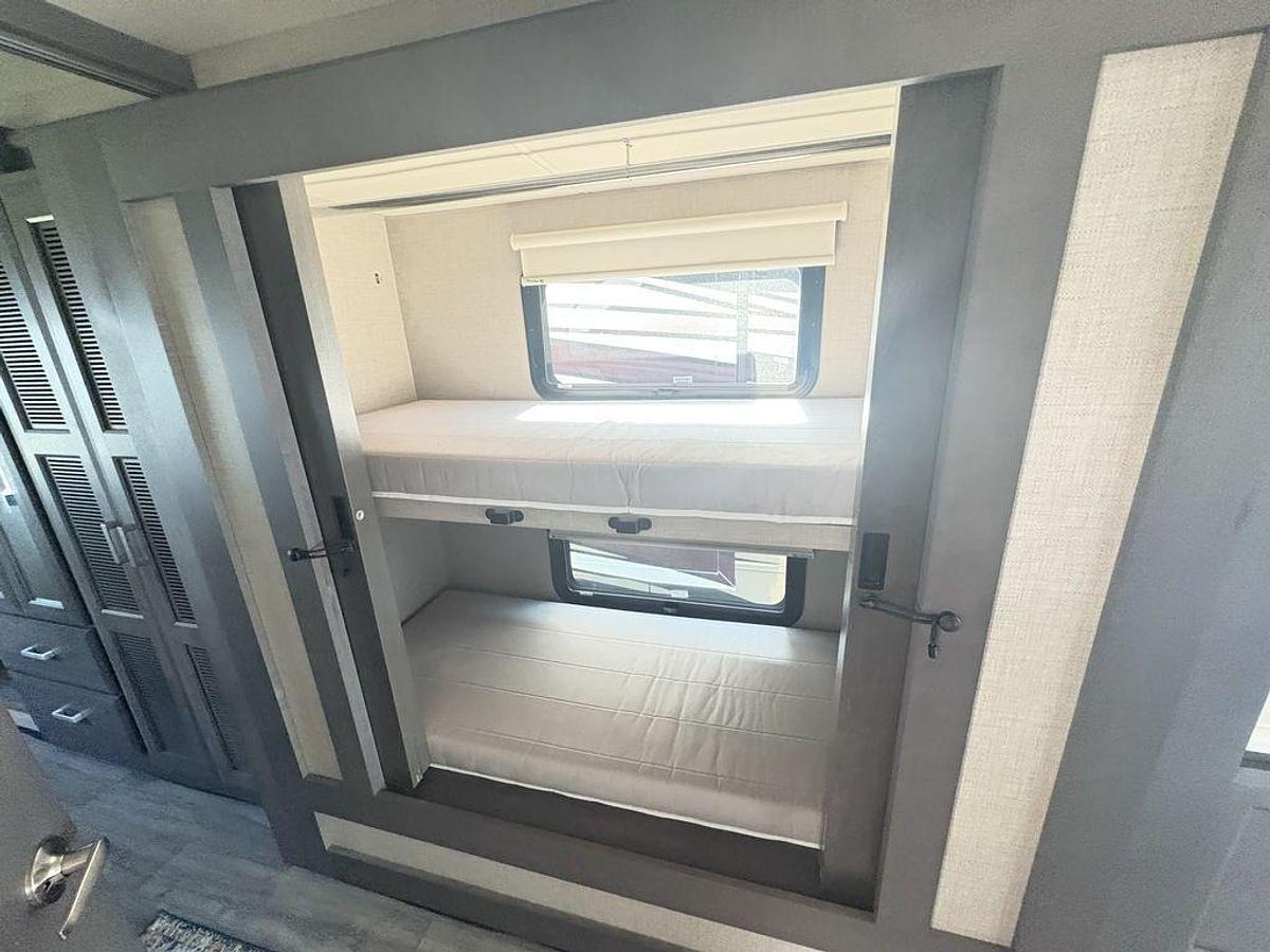 Used 2023 Thor Motor Coach Miramar 34.6