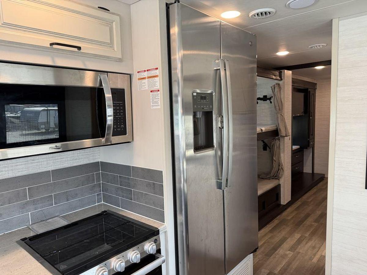 Used 2024 Jayco Precept 36A