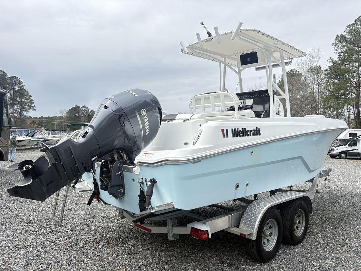 Used 2022 Wellcraft 222 Fisherman