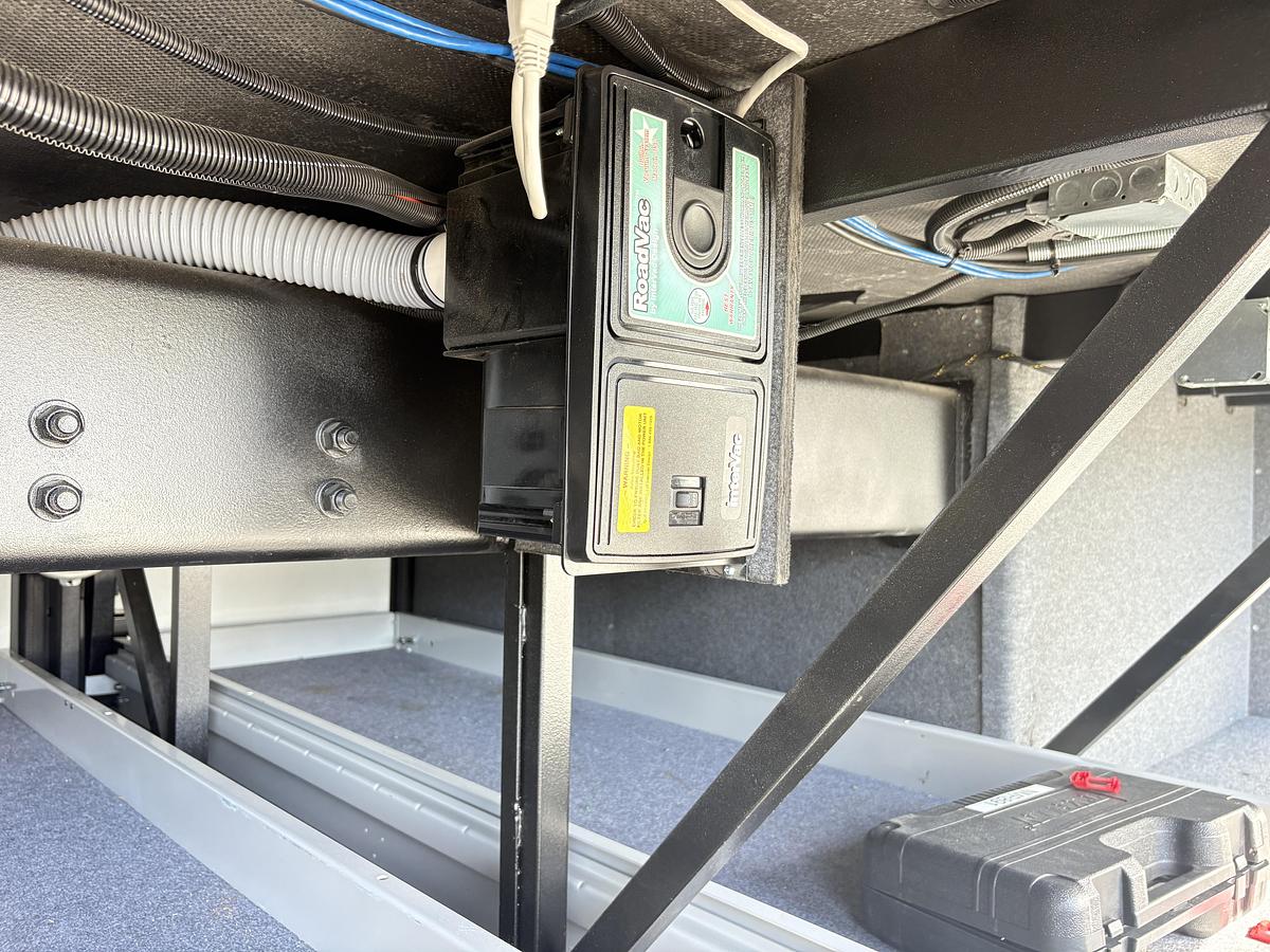 Used 2021 Newmar Kountry Star 3717