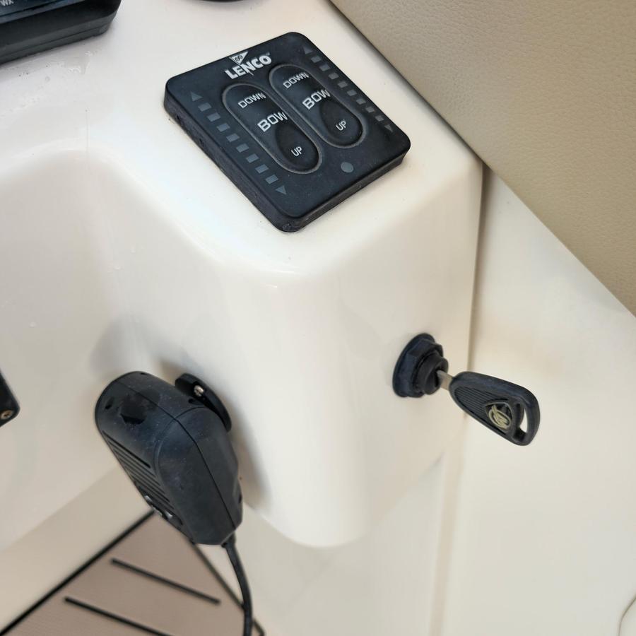 Used 2017 Sailfish 245