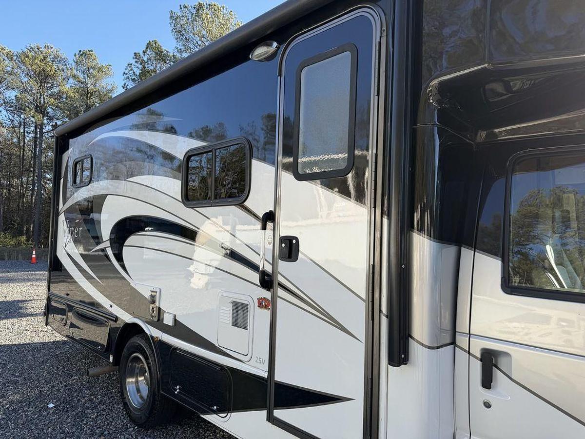 Used 2020 NeXus RV Viper 25V