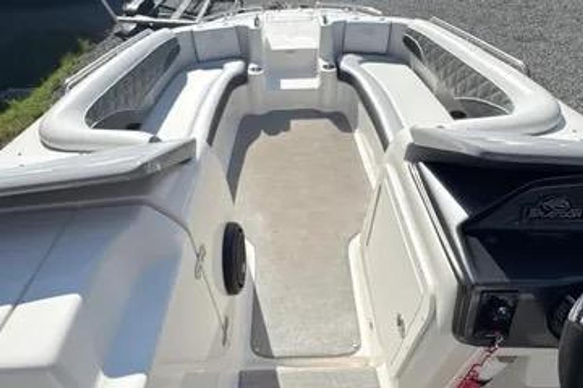 Used 2022 Splendor Boats 239 Sunstar