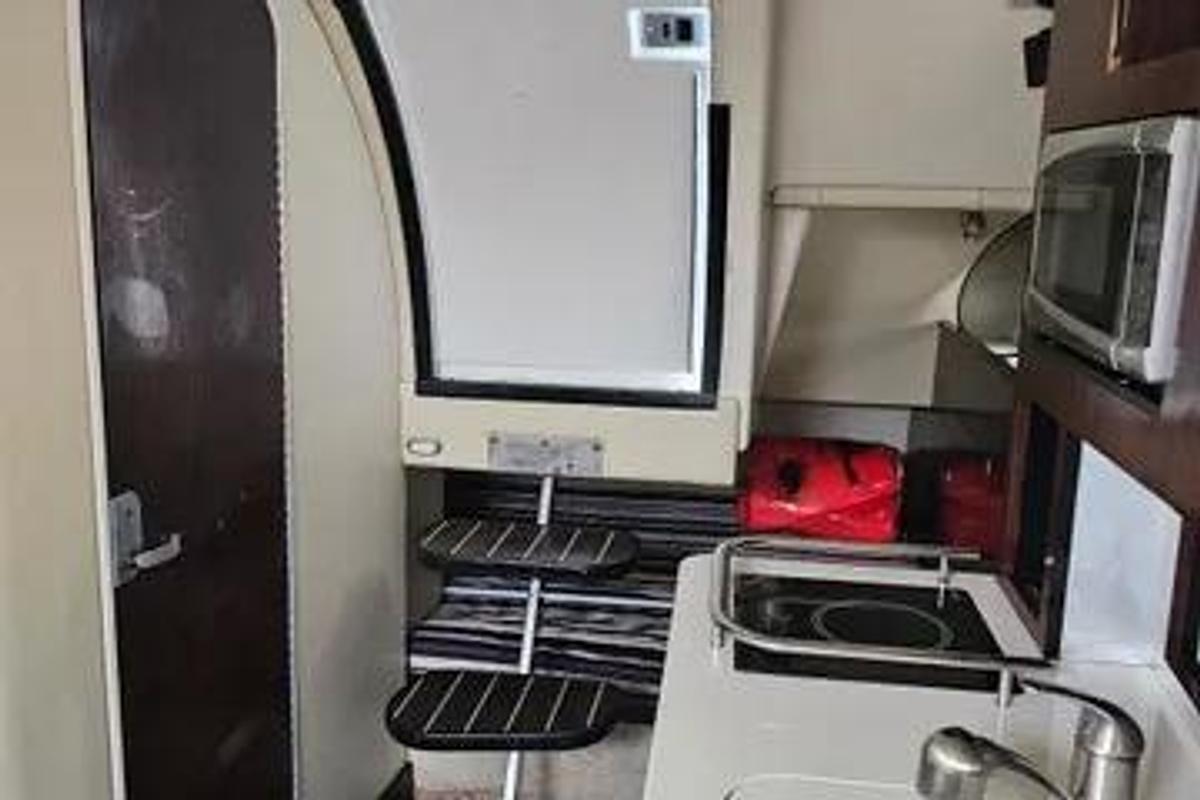 Used 2016 Monterey 295
