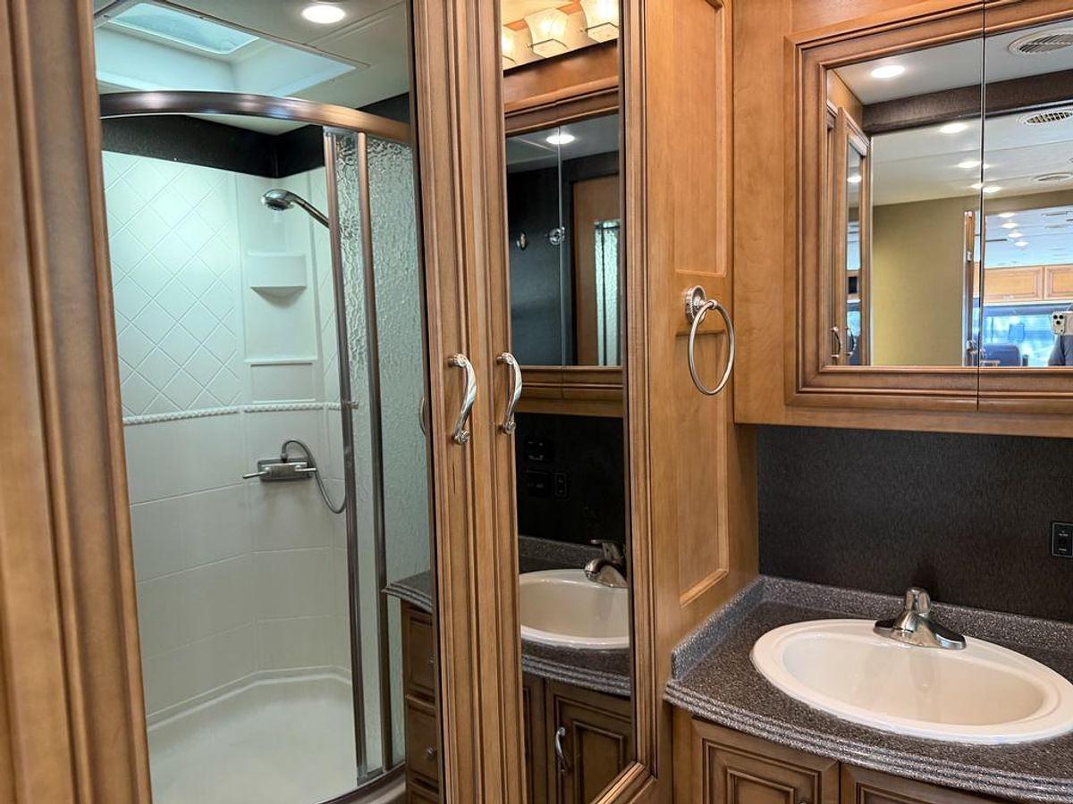 Used 2014 Newmar Canyon Star 3953