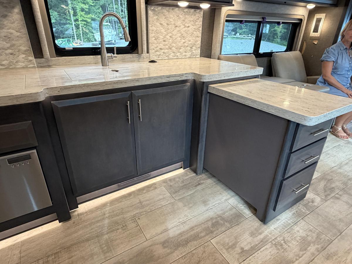 Used 2021 Thor Venetian