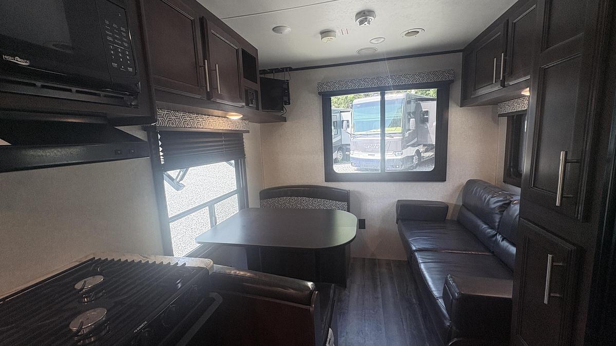 Used 2019 Jayco Jay Flight SLX M-212 QB