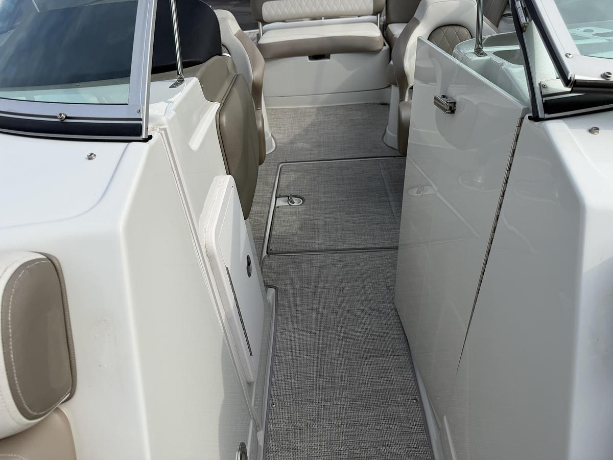 Used 2022 Crownline E255 XS