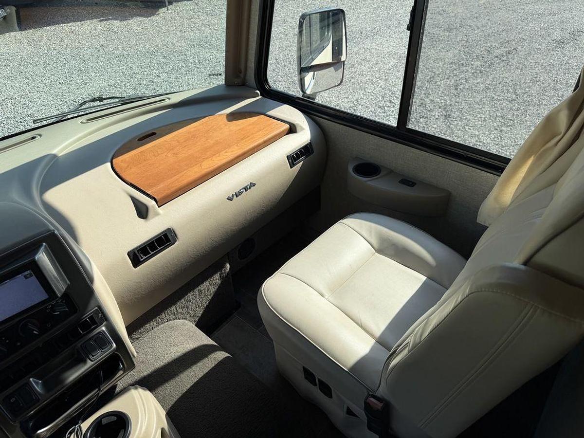 Used 2018 Winnebago Vista 27PE