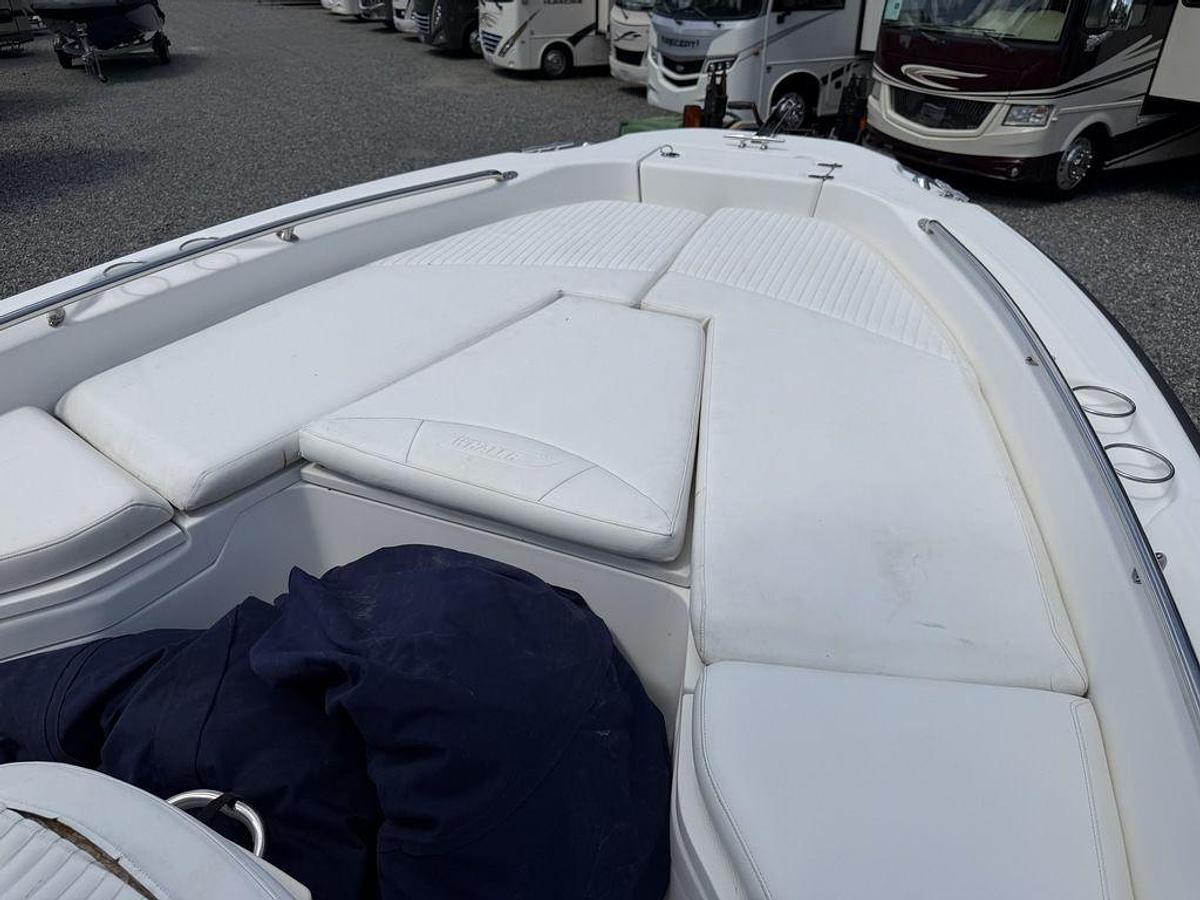 Used 2009 Boston Whaler 230 Dauntless