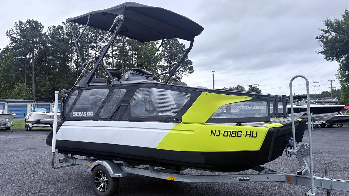 Used 2024 Sea Doo Switch Cruise 18