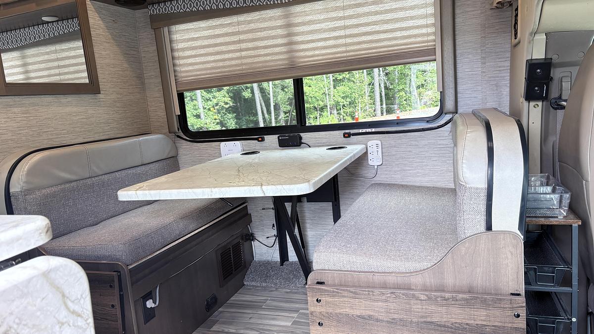 Used 2020 Thor Freedom Elite M-22FE