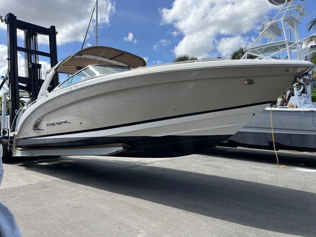 Used 2014 Regal 3200
