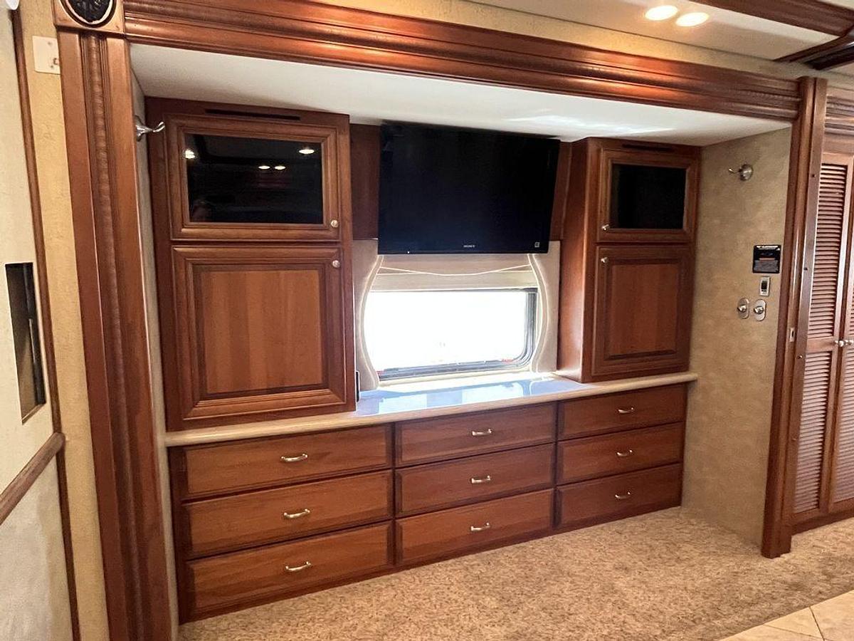 Used 2012 American Coach Revolution 42W