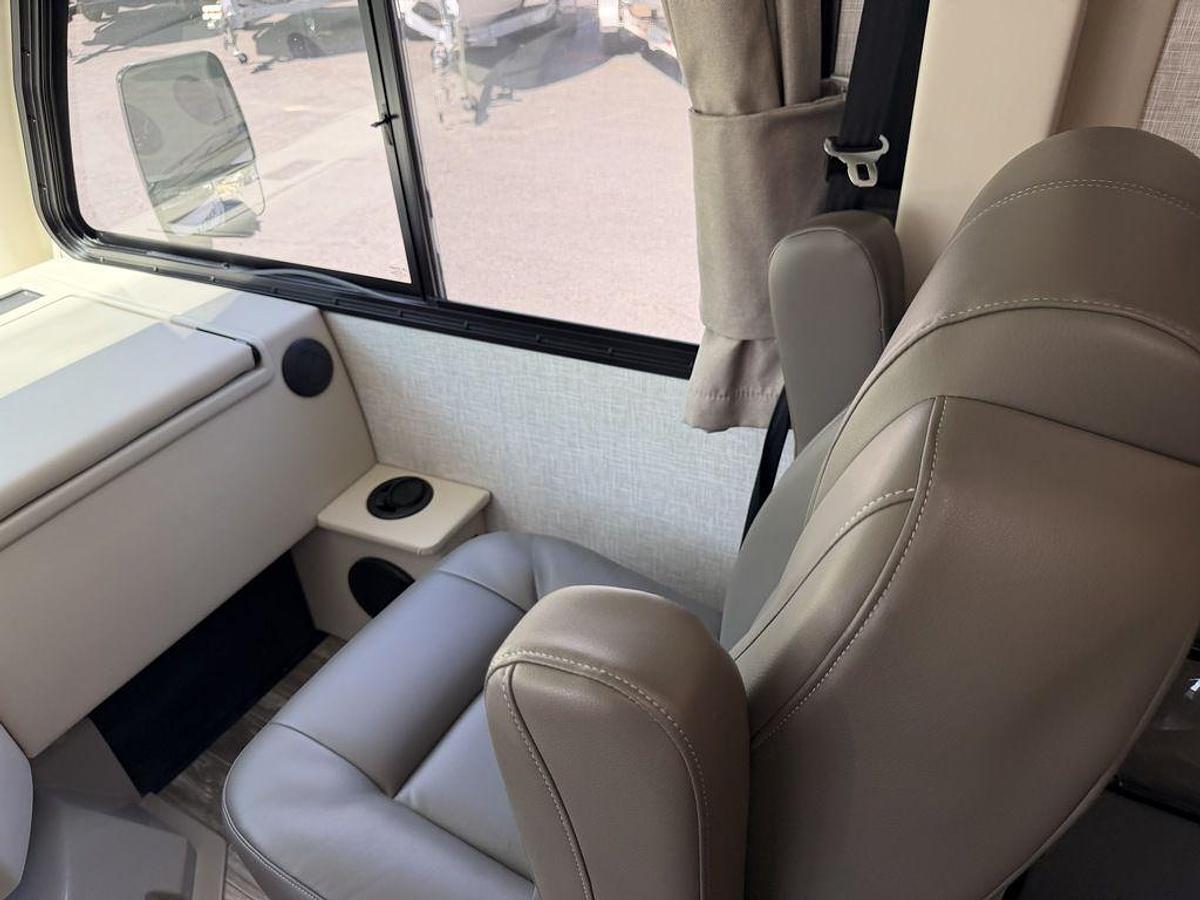 Used 2025 Thor Geneva