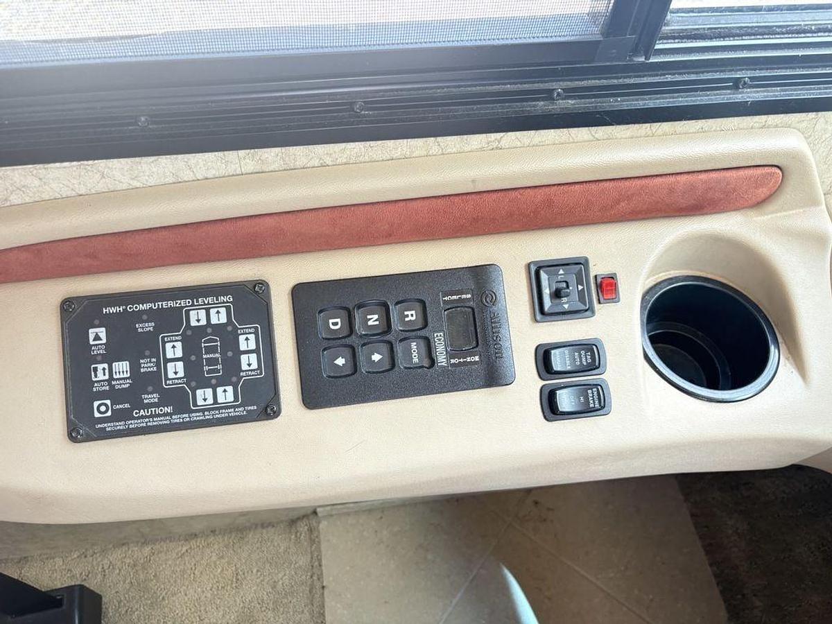 Used 2010 Newmar Ventana M-4333