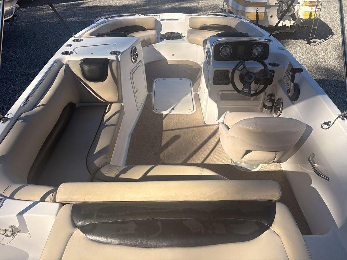 Used 2015 Hurricane Sundeck Sport 188
