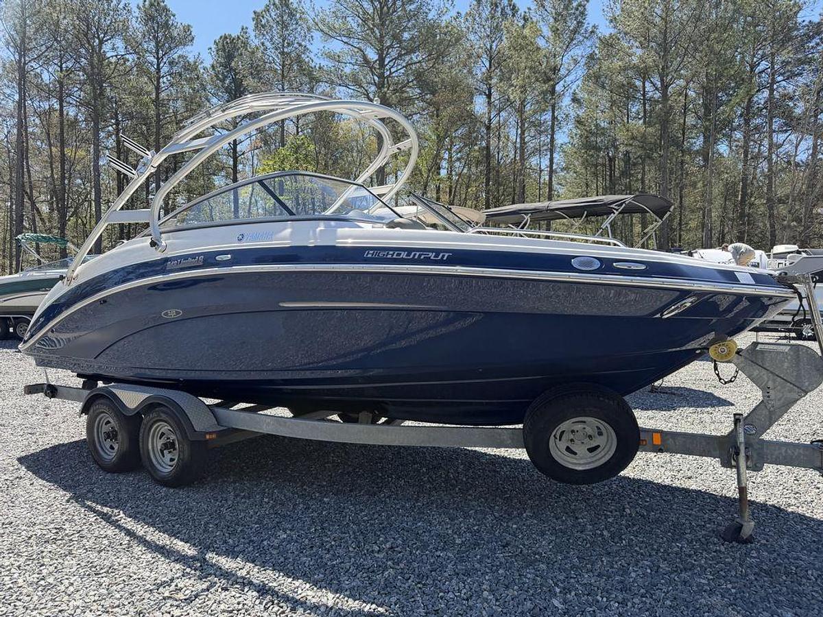 Used 2014 Yamaha 242 Limited
