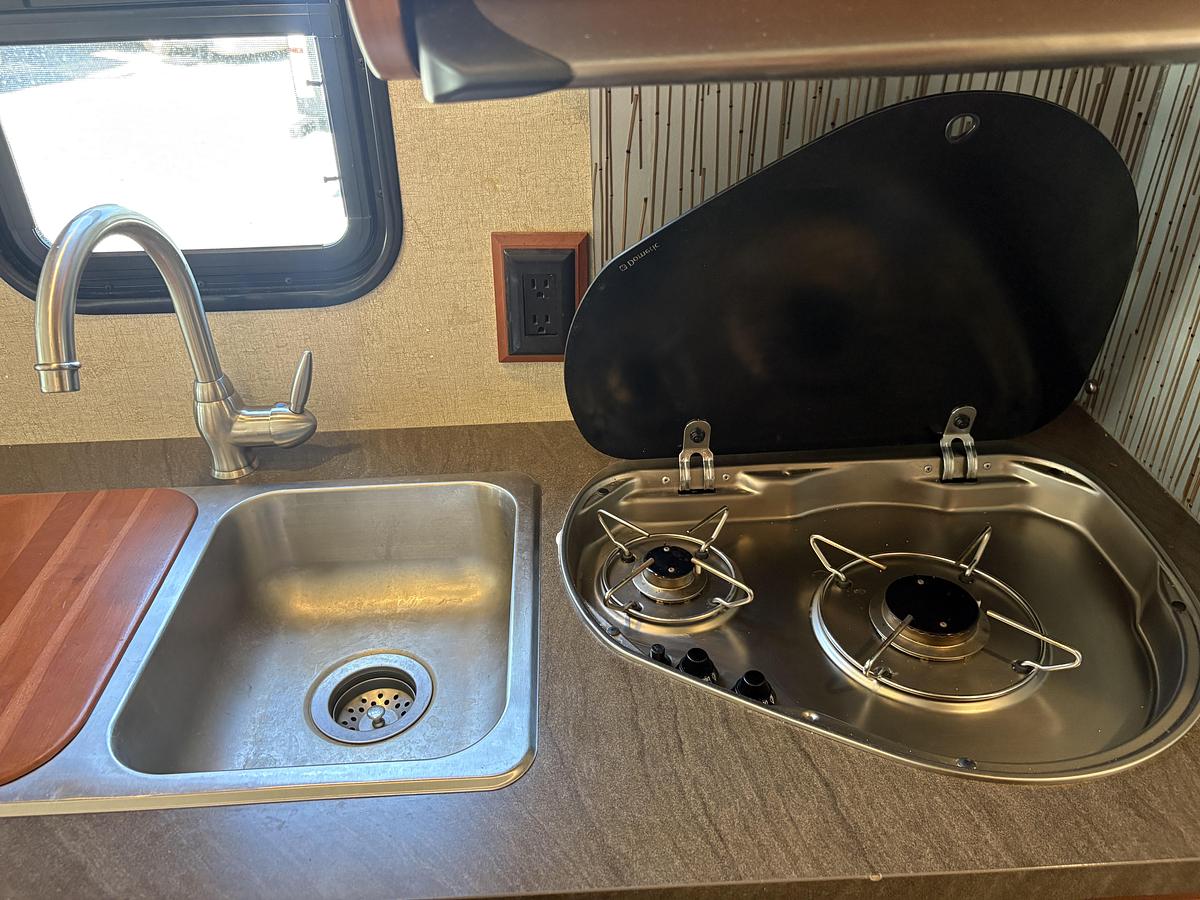 Used 2013 Winnebago Vita 24G