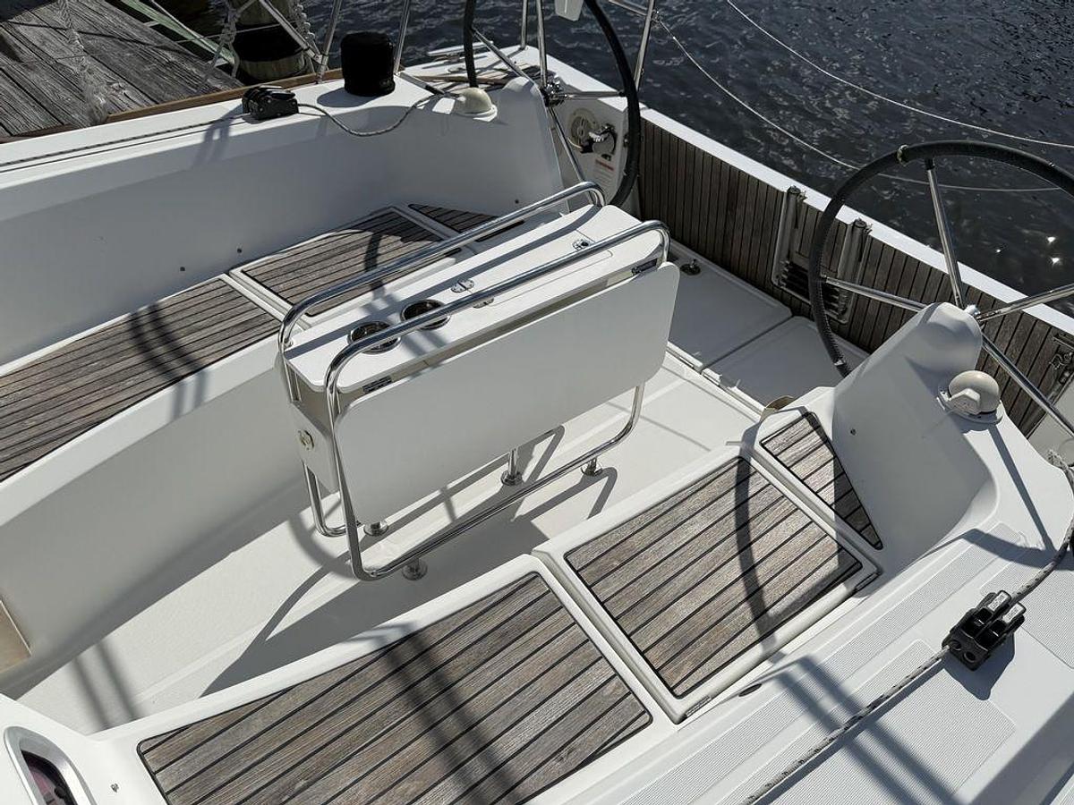 Used 2015 Jeanneau Sun Odyssey 349